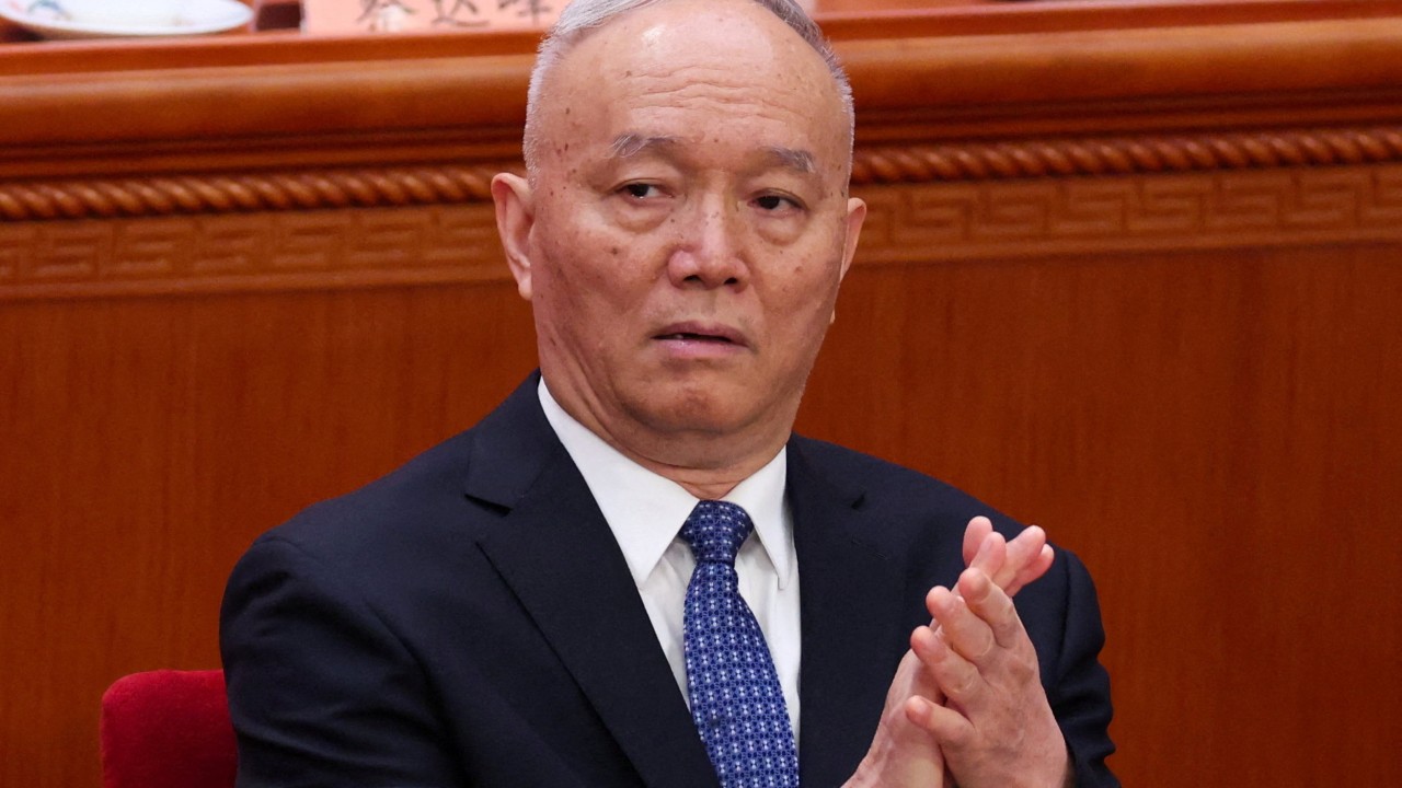 Çin'de yeni parti okulu görevi: Xi Jinping'in sağ kolu neden kritik