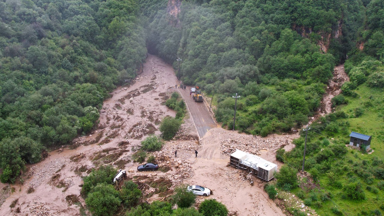 Çin’de sel felaketi: Gansu’da ölü sayısı artıyor, ülkenin büyük bölümü alarmda