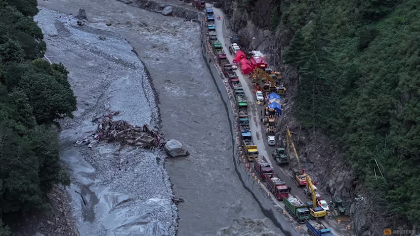 Çin, Tibet'teki afet bölgesine yol erişimini yeniden sağladı