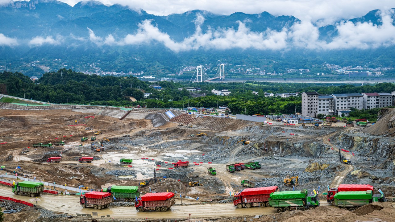 Çin, Yangtze Nehri'nde 11 Milyar Dolarlık Dev Su Merdiveni Projesine Başladı