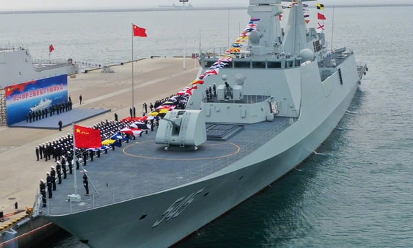 Çin'in Yeni Tip 054B Firkateyni Liaoning Uçak Gemisi Grubuna Batı Pasifik'te İlk Kez Katıldı
