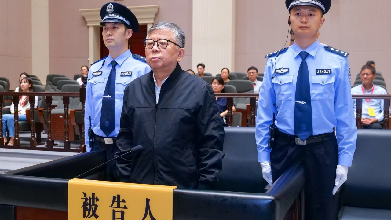 Çin'de 2,2 milyar yuan rüşvet skandalında idam kararı
