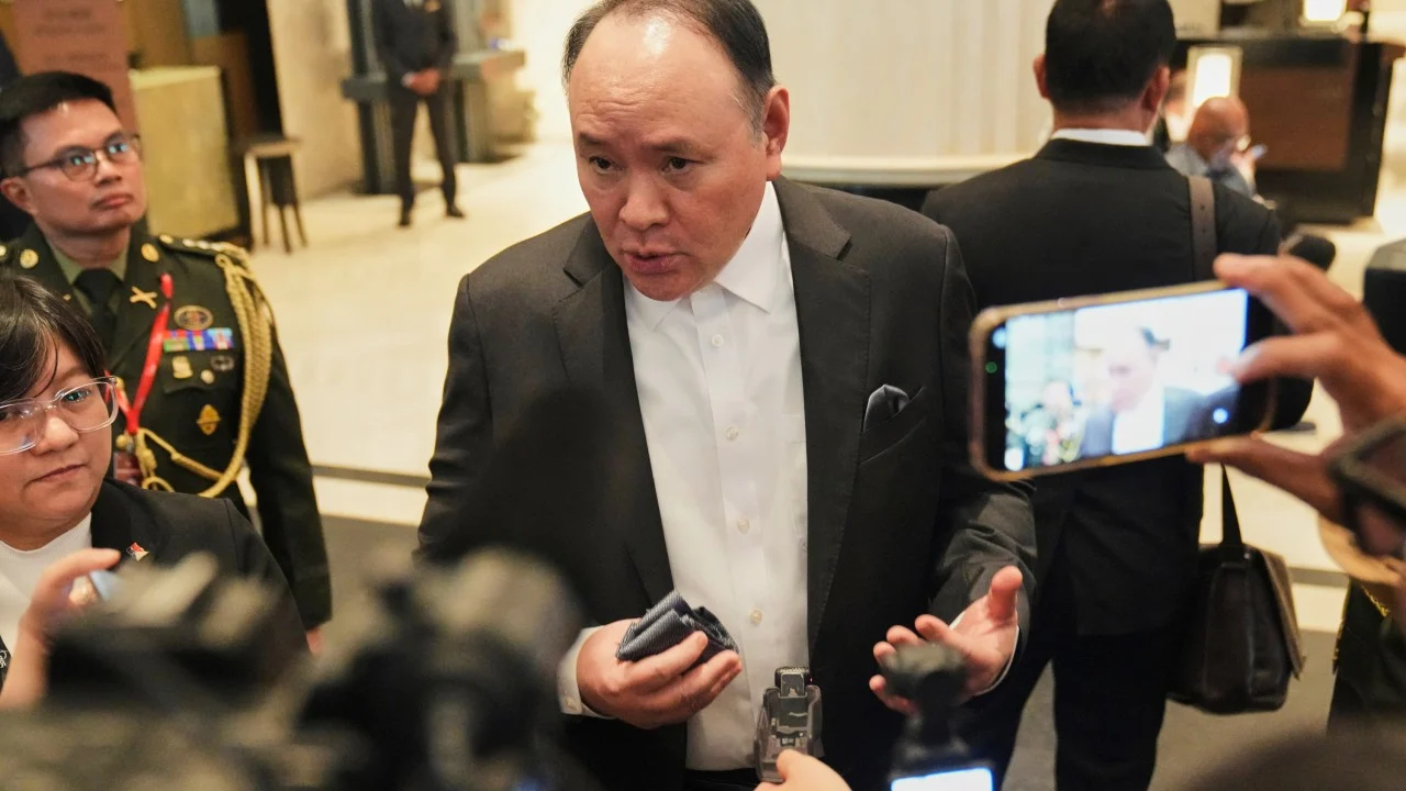 Çin'den Filipinler Savunma Bakanı'na yasak: Uyarı mesajı mı