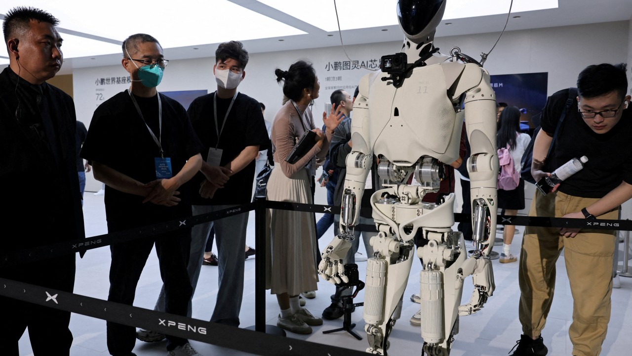 Çin'den insansı robot hamlesi: Fabrikalara hızlı giriş