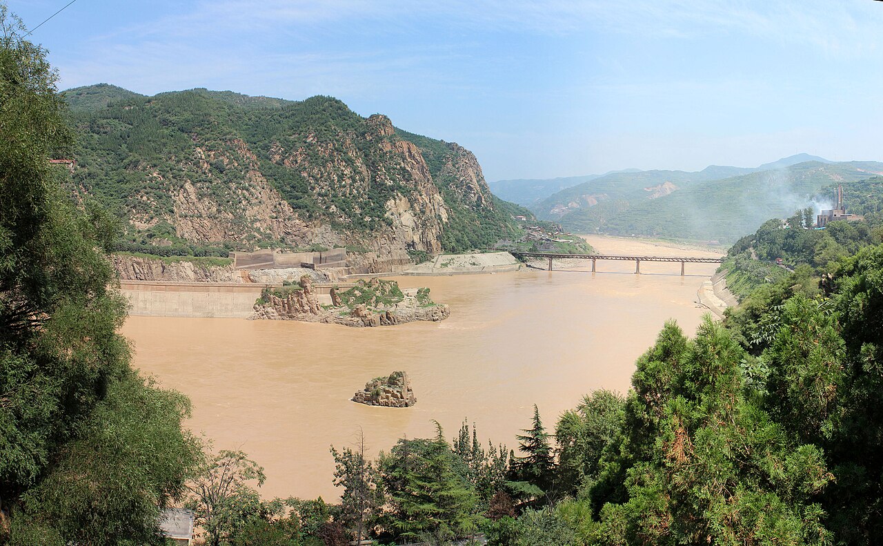 Çin'in En Büyük Nehri Uçurumun Eşiğinden Dönüyor