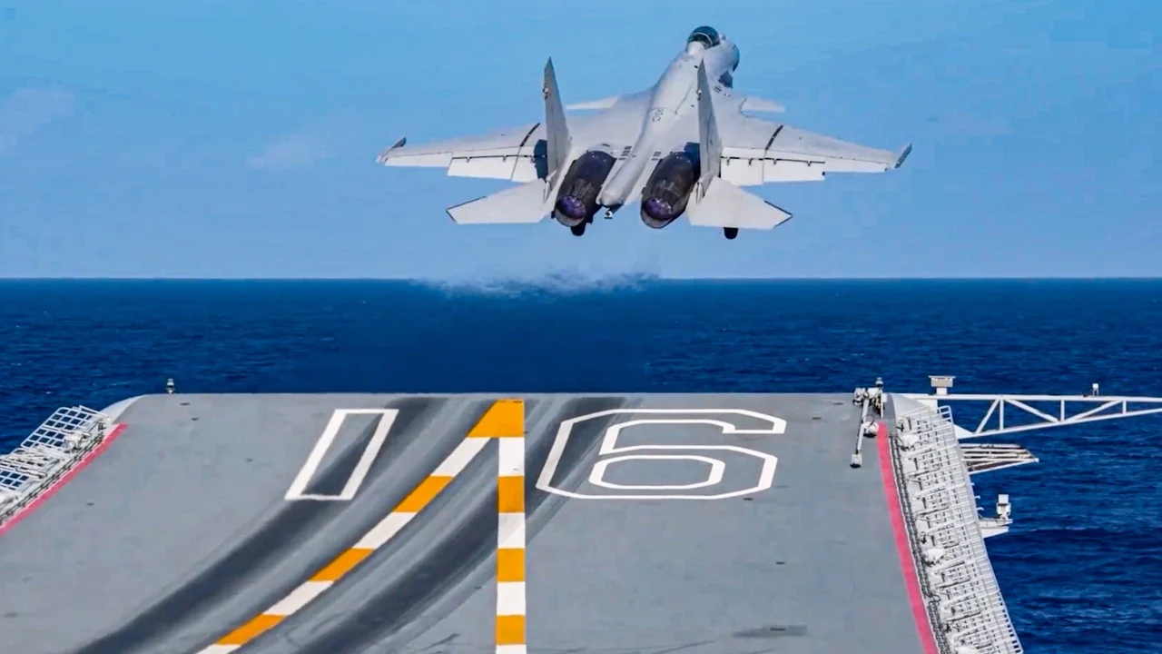 Çin'in Liaoning uçak gemisi yeni taktikleri denedi: Bölgesel güç dengesi değişiyor
