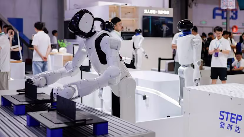 Çin'in robotları fuarlardan çıkıp gerçek hayata karışıyor