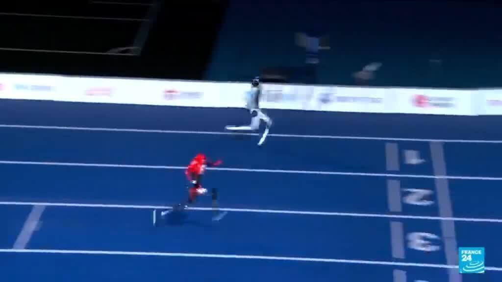 Çin'in robotları Pekin'de rekor performans sergiledi