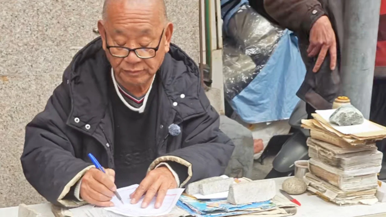 Çin'in son mektup yazarı: 59 yılda 100 bin mektup