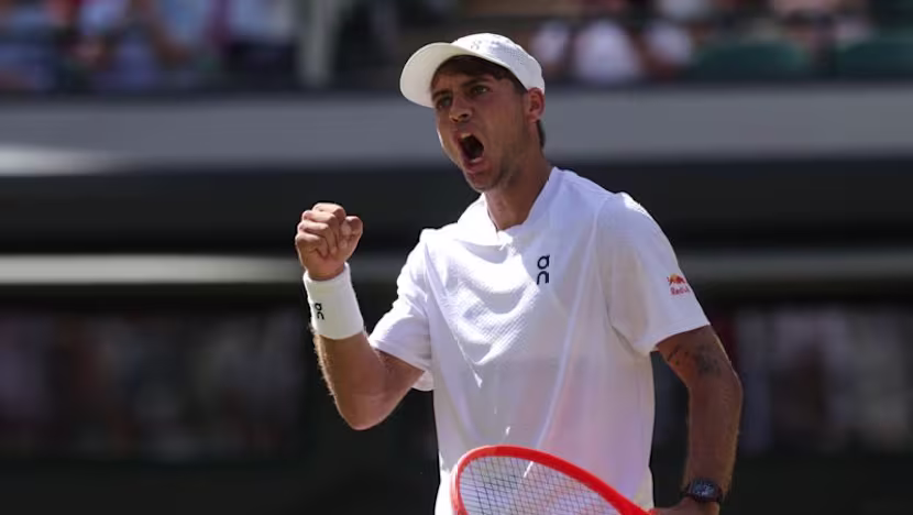 Cobolli, De Minaur'u Geçerek Wimbledon'da Çeyrek Finale Yükseldi