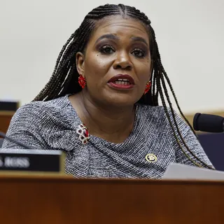 Cori Bush'tan Jeffries'e sürpriz: Liderliğe destek yok