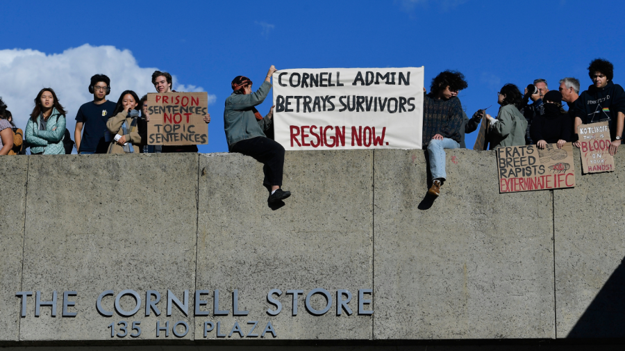 Cornell Üniversitesi'nde Cinsel Saldırı Davası Sonrası Tüm Partiler Askıya Alındı