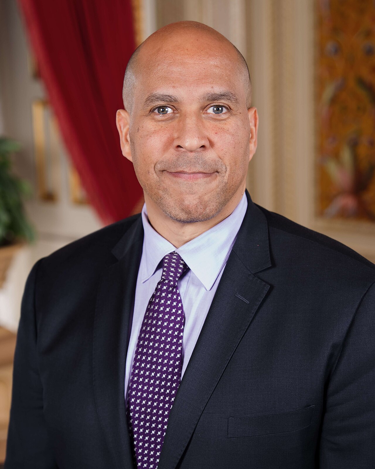 Cory Booker İran Anlaşması'nı Reddetti, Savaşın Sona Ermesini Desteklemişti