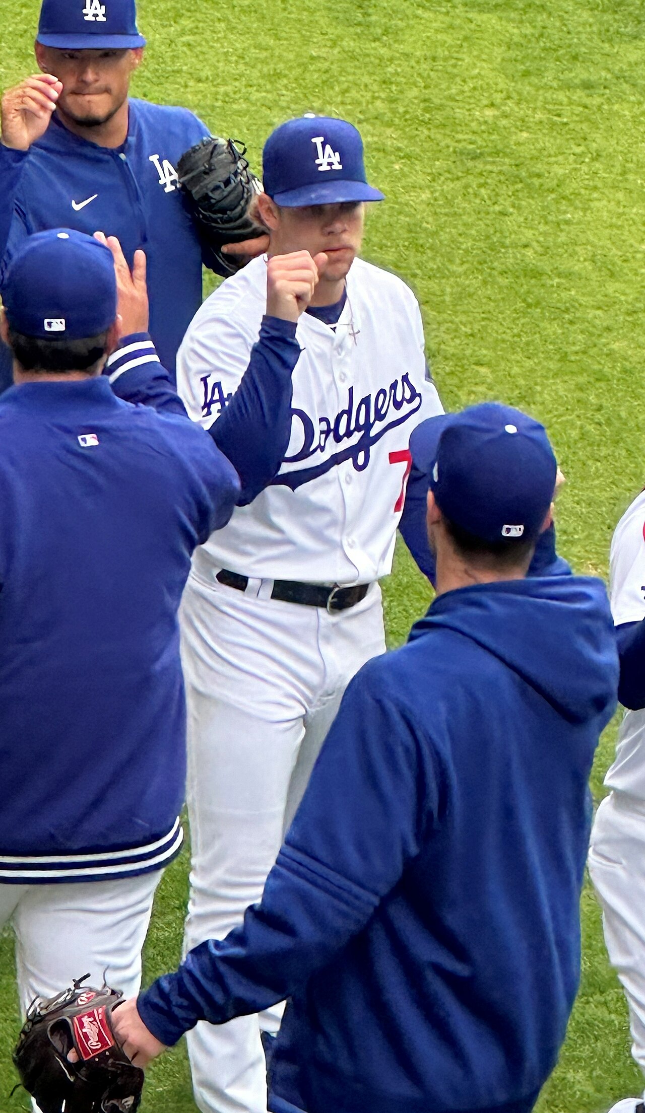 Cubs'a Gavin Stone Takası Çağrısı: Dodgers ile Görüşmeler