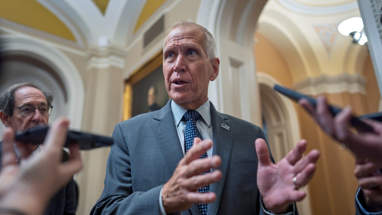 Cumhuriyetçi Senatör Tillis: Trump'ın Rus dizel anlaşması yasa dışı olabilir