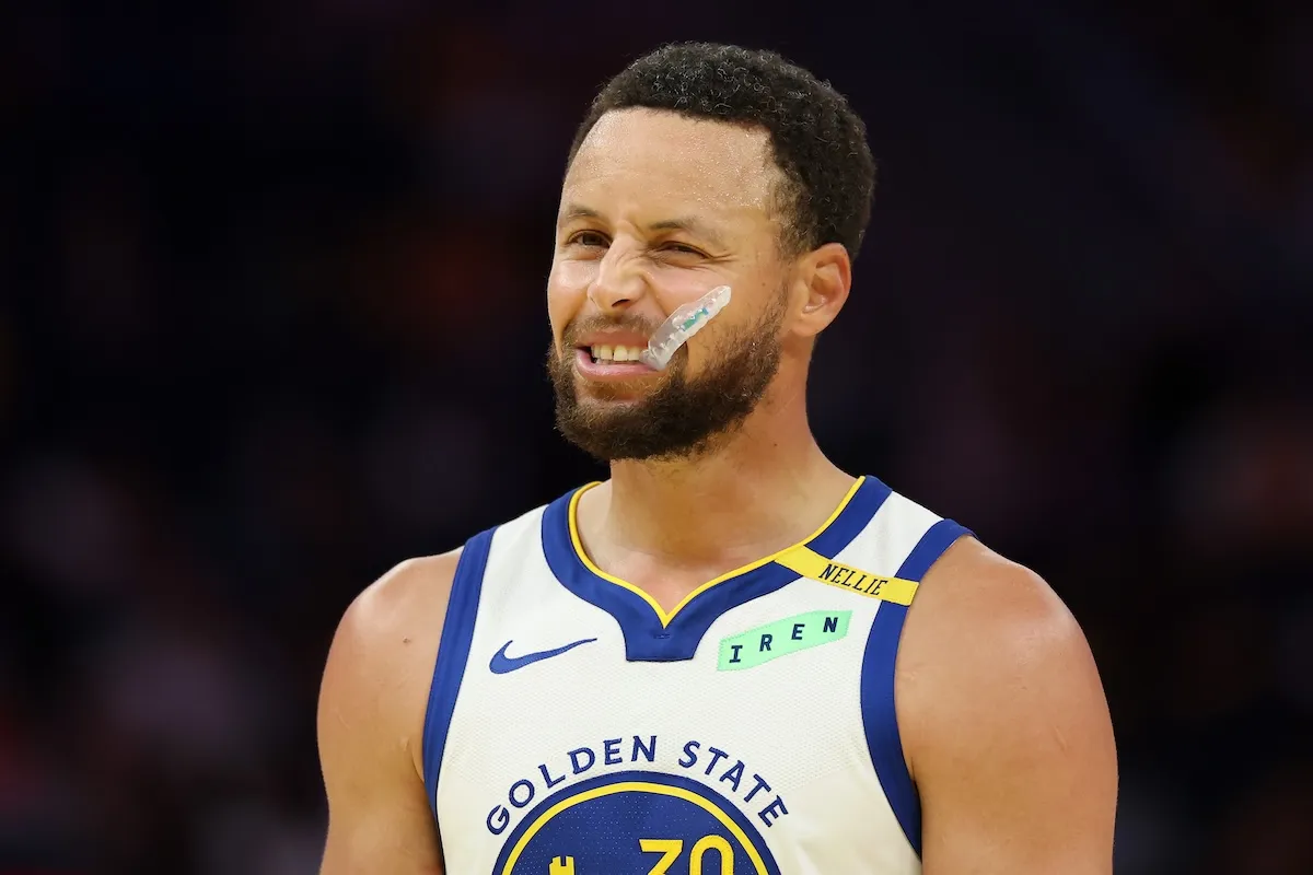 Curry Sakatlığı Gölgesinde Warriors, Lakers ile Sezon Açılışına Hazırlanıyor