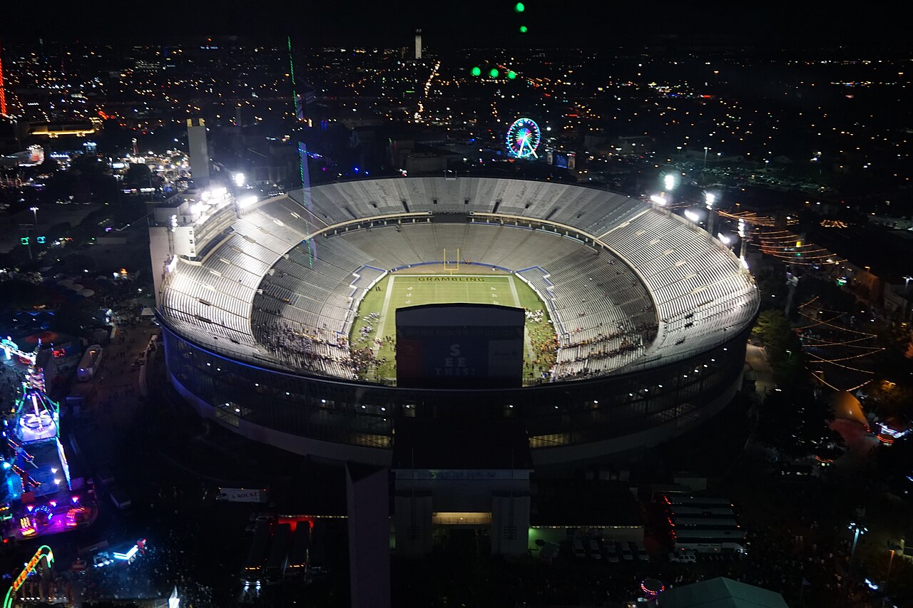 Dallas Stadı 9 Maç ve Yıllar Süren Araştırmanın Ardından Son Gösteriye Hazır