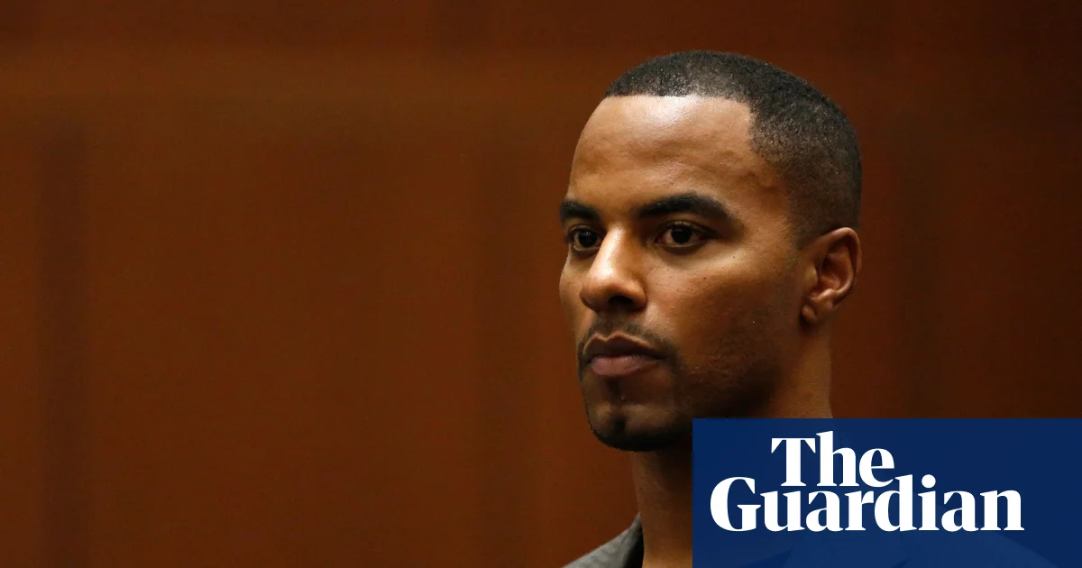 Eski NFL oyuncusu Darren Sharper tecavüz suçundan denetimli serbestliğe çıktı