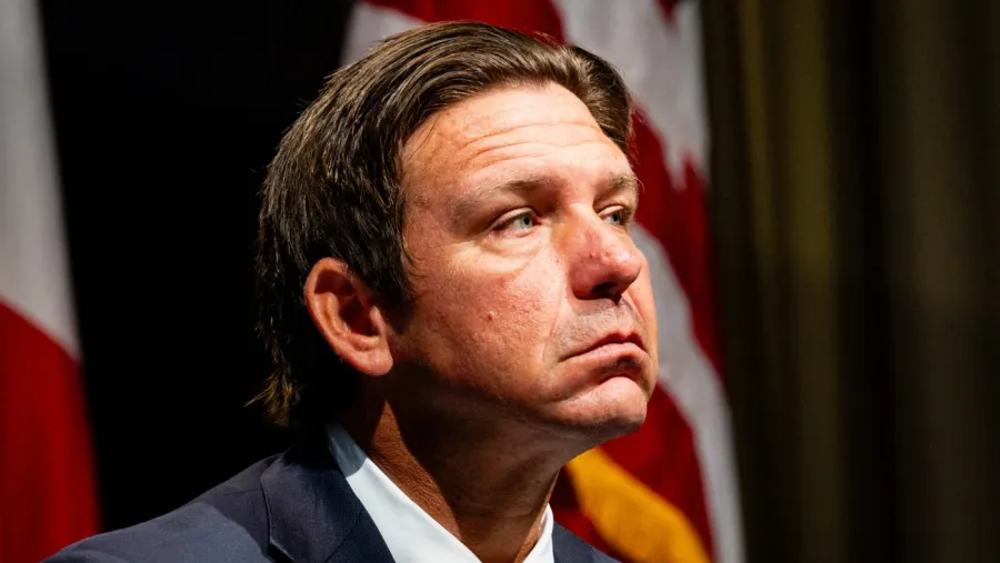 DeSantis'ten Trump'ın 5 bin dolarlık çek planına sert eleştiri