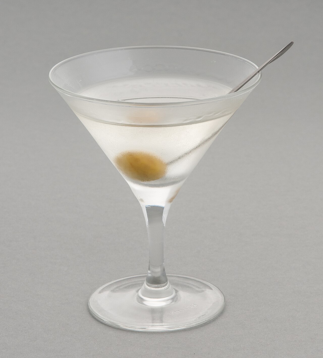 Dirty Martini Londra'da Yeni Moda İçecek