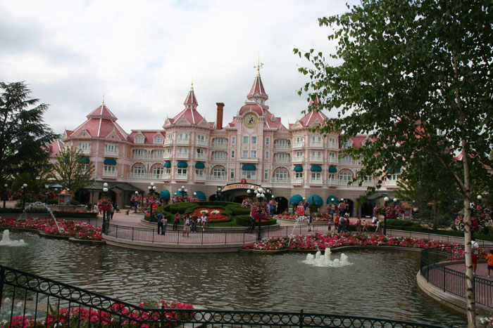 Disneyland Paris'te 4,2 Milyar Dolarlık Batan Gemi