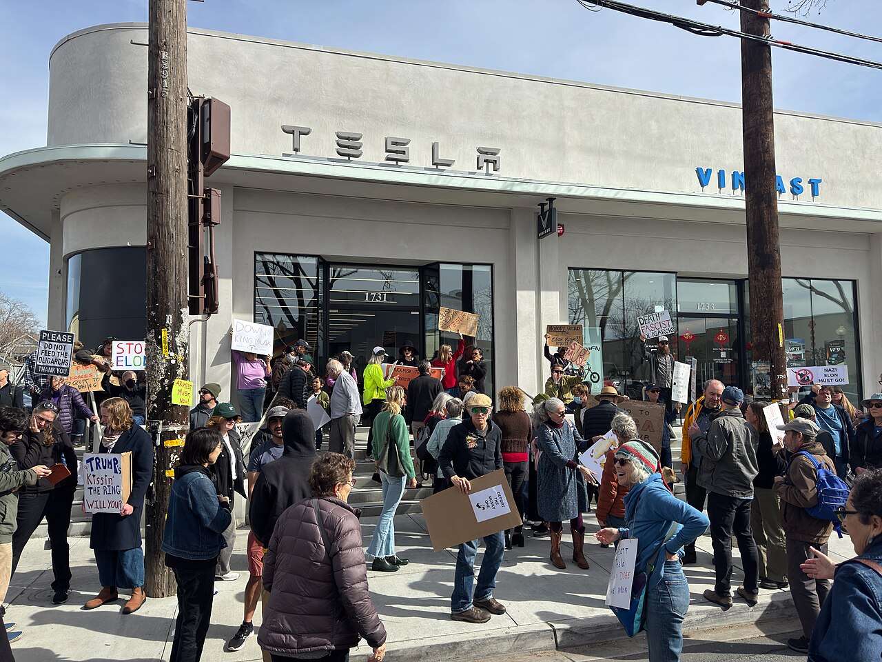 DOGE Resmen Sona Erdi: Elon Musk'ın İşten Çıkarmalarıyla Binlerce Federal Çalışan Mağdur Oldu