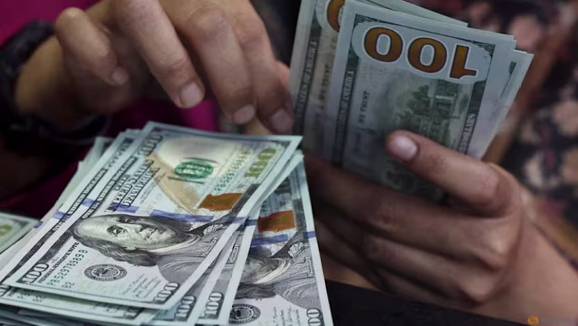 Dolar iki haftanın zirvesinde: Warsh faiz artırım beklentilerini güçlendirdi, yen 160'ı aştı