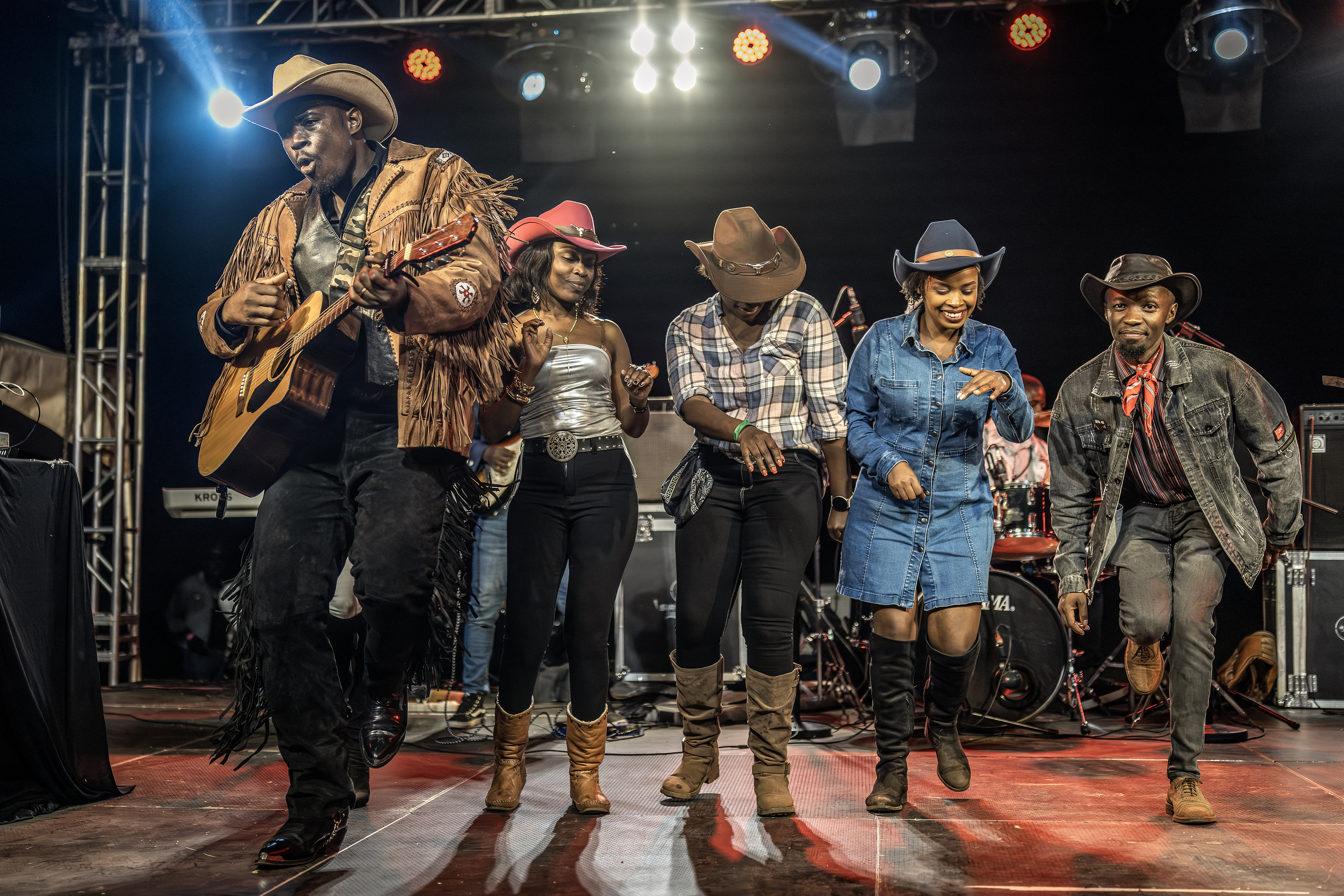 Dolly Parton Afrika’da Neden Bu Kadar Çok Sevildi