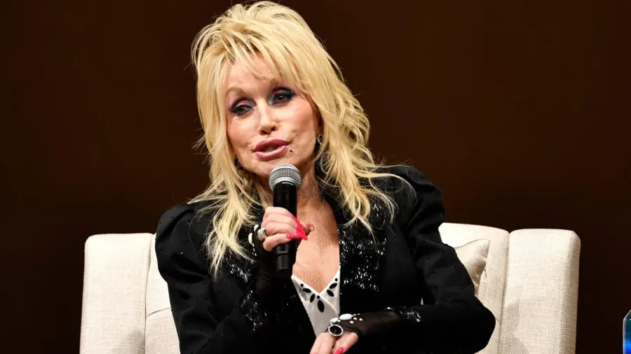 Dolly Parton'ın Hayal Kütüphanesi'ne Bağış Kampanyası