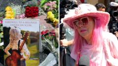 Dolly Parton’a Hollywood’da Duygusal Veda: Hayranları Yıldızın Önünde Buluştu
