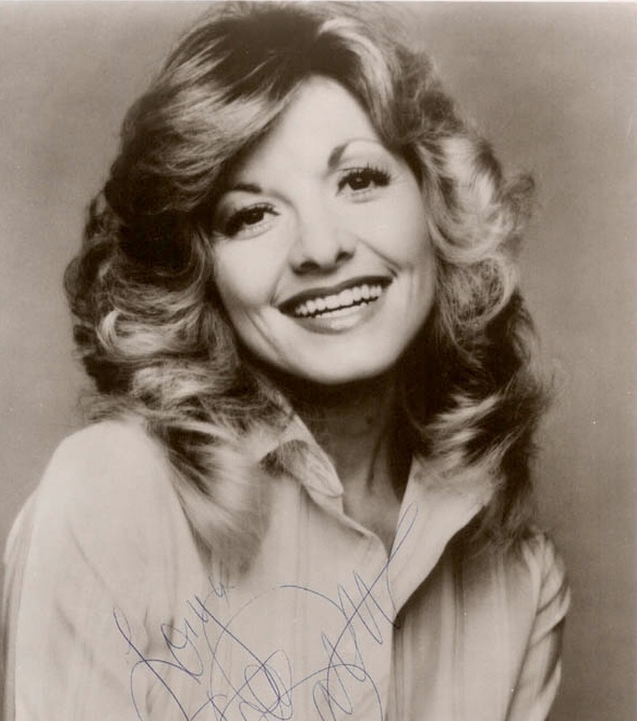 Dolly Parton'ın Kız Kardeşinden Seçim İddiasına Tennessee'den Yanıt