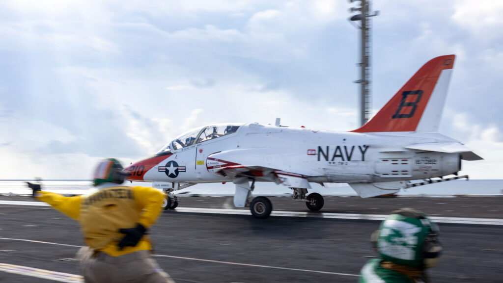 Donanma jet eğitim uçağı teklif ve ödül tarihlerini erteledi