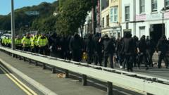 Dover protestosuna polis geç müdahale etti