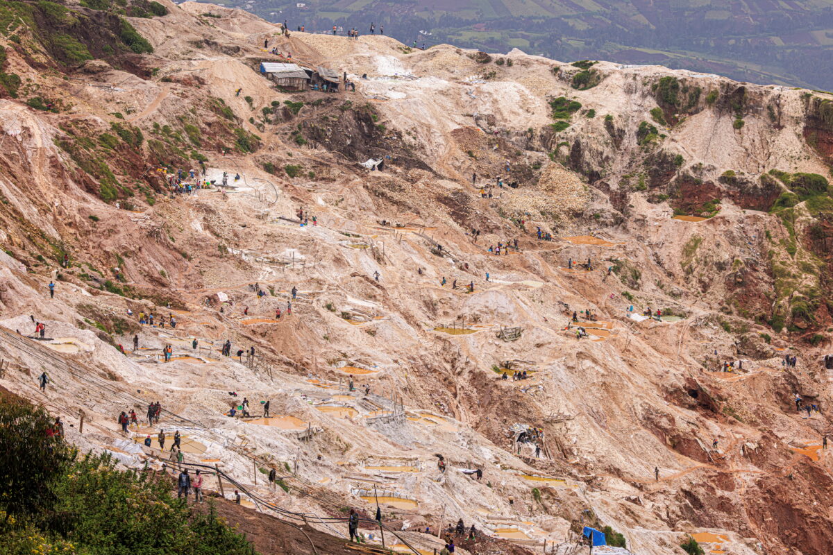 DRC’deki Koltan Madenlerinde Heyelanlar: M23 Denetimindeki Bölgede Yüzlerce Ölü