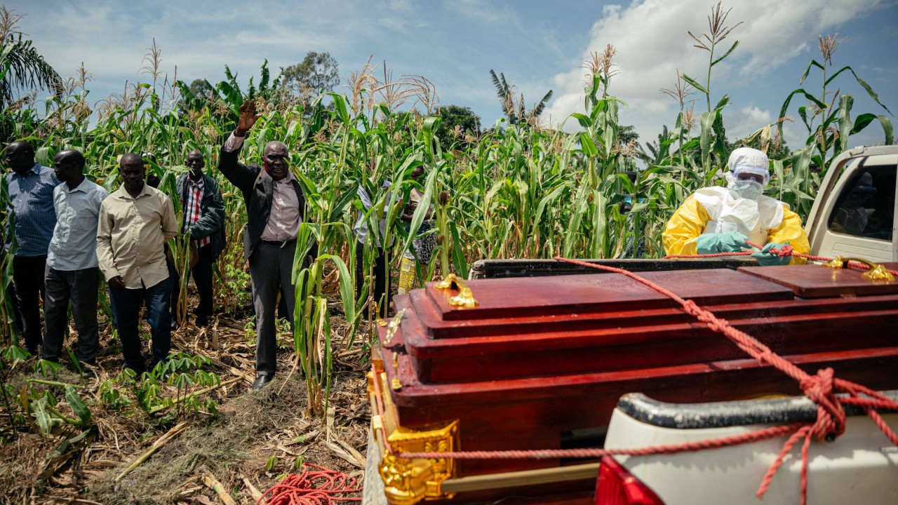 DSÖ Başkanı, Ebola'nın DRC'den Uganda'ya Sıçramasının Ardından Bölgeyi Ziyaret Etti
