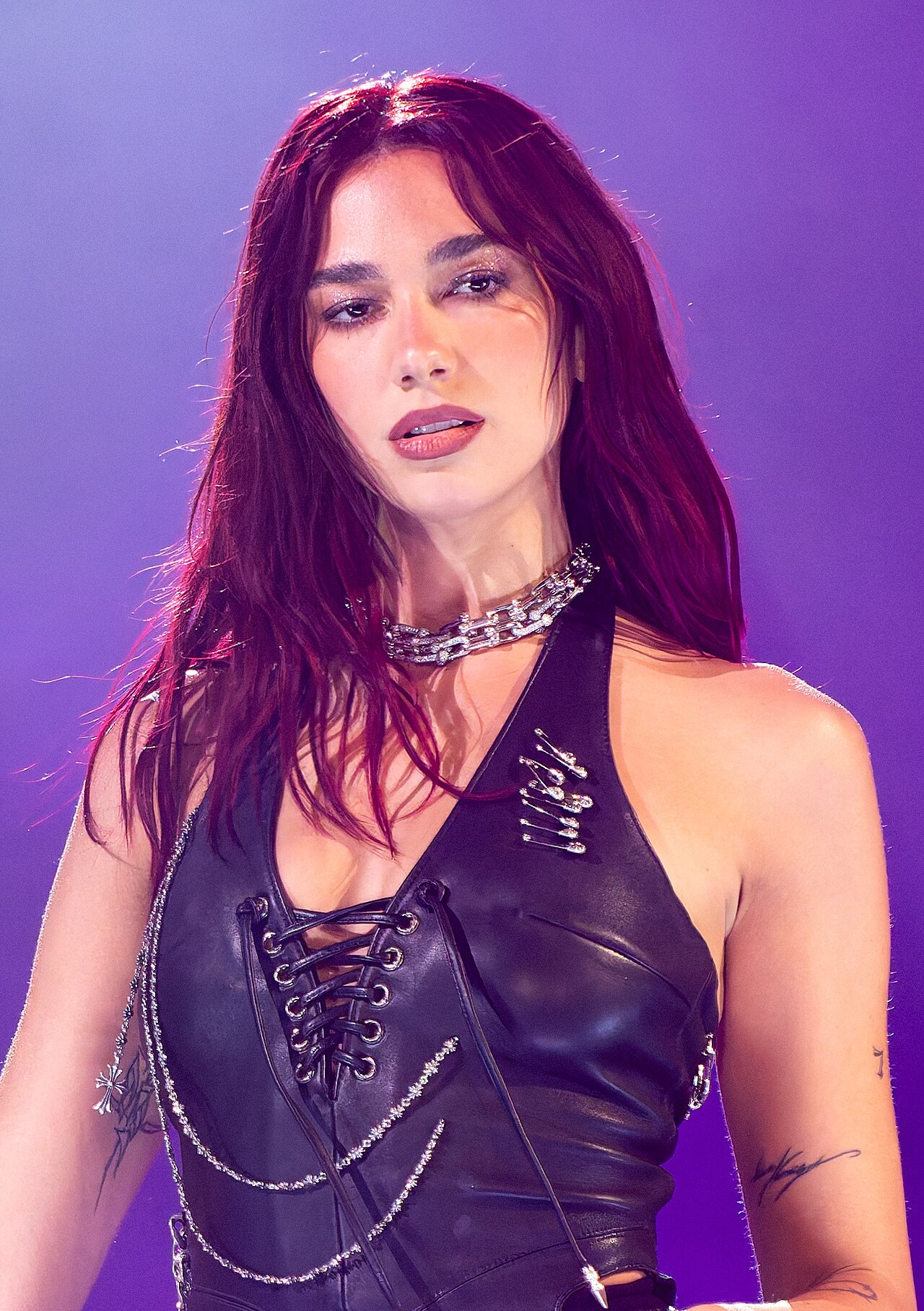 Dua Lipa, Callum Turner ile Dünya Evine Girdi