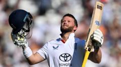 Duckett ve Stokes, İngiltere'yi Üçüncü Testte Hayata Döndürdü