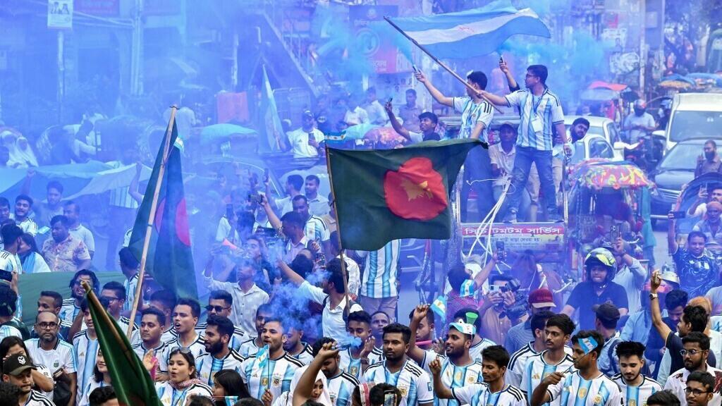 Dünya Kupası heyecanı Bangladeş'te siyasi ve dini krize yol açtı