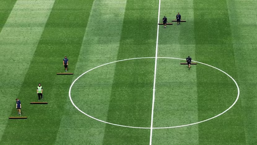 Dünya Kupası'nda Yapay Çim Şaşkınlığı: Oyuncular Yeni Saha Yüzeyinden Şikayetçi
