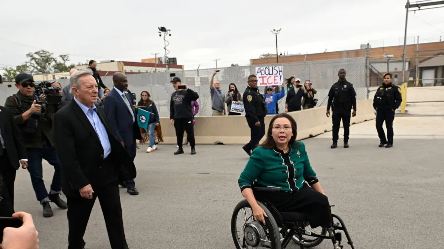 Durbin ve Duckworth'tan Chicago Savcısına istifa çağrısı