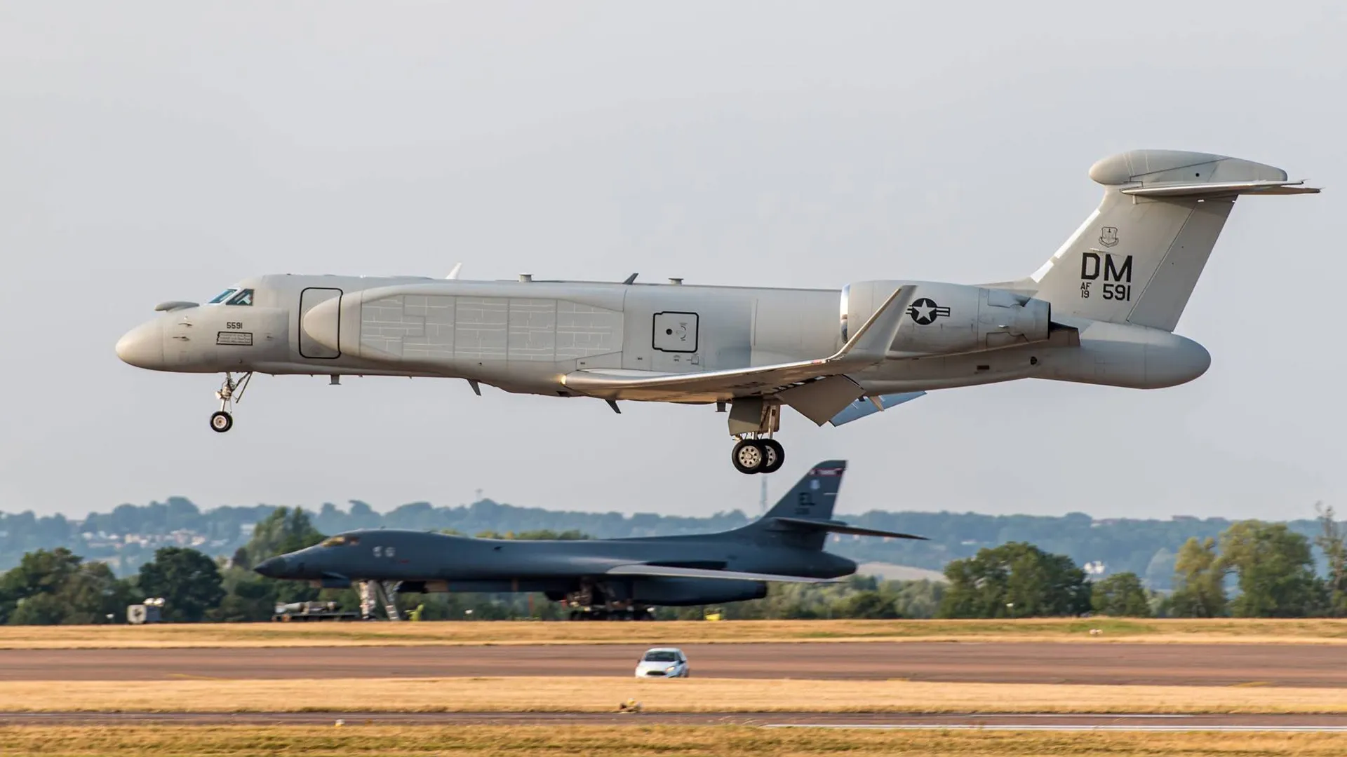 EA-37B'ler İngiltere'deki RAF Fairford'a İndi: İran Üsse Saldırı Tehdidi Savurdu