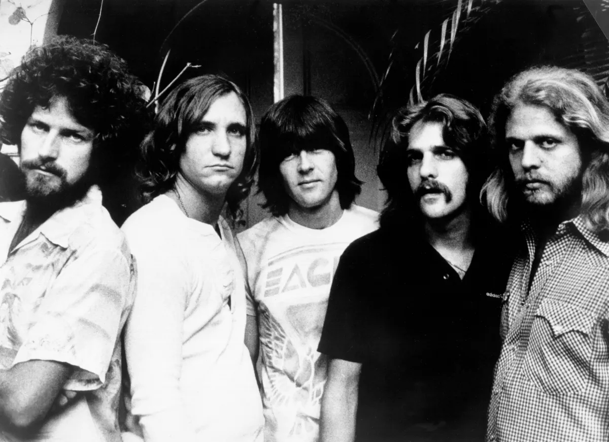 Eagles'ın 'Hotel California'sı 50 Yaşında: Yeni Kitap Efsaneyi Anlatıyor