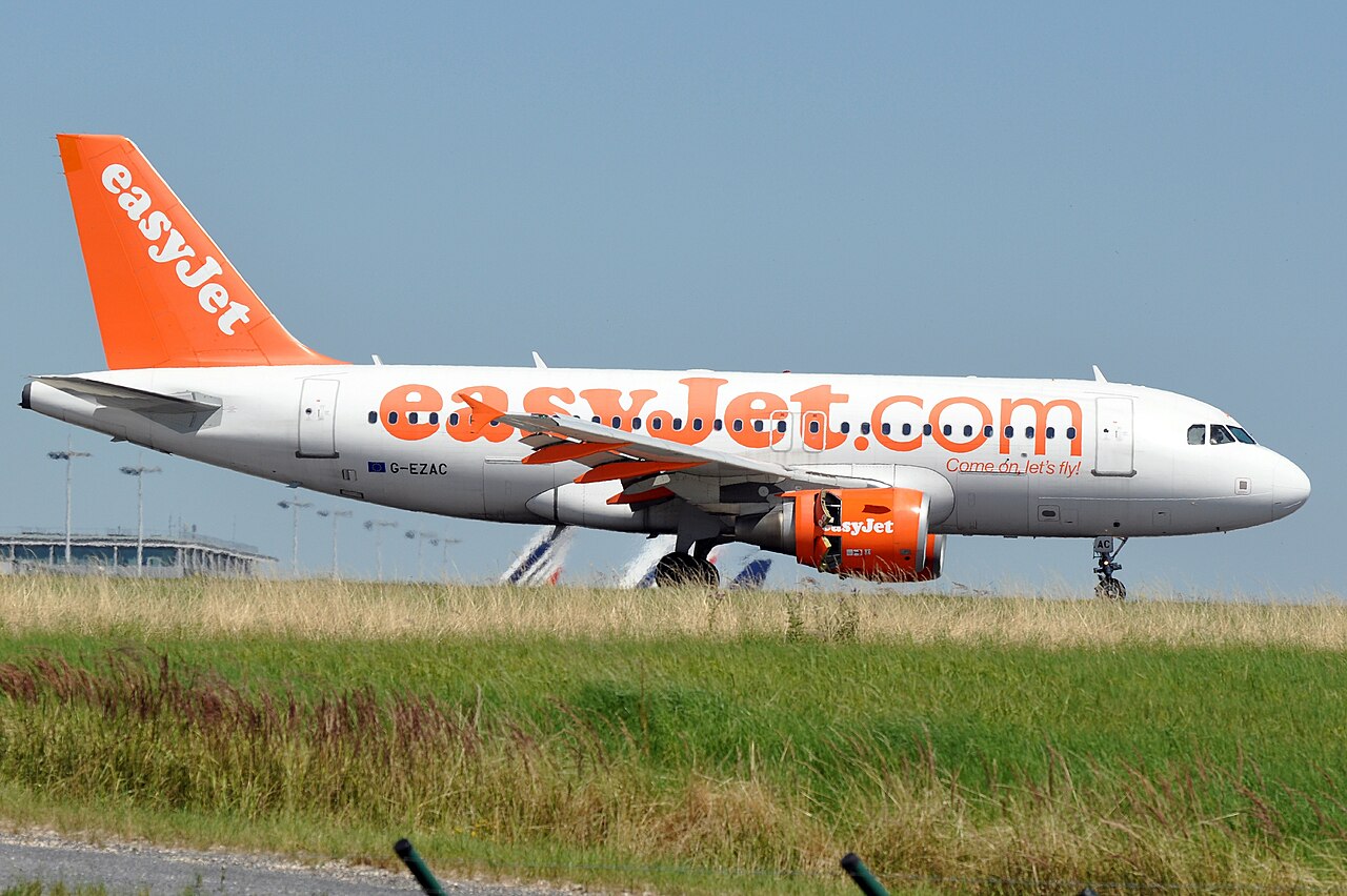 EasyJet uçuş değişikliklerine isyan: 100 sefer iptal