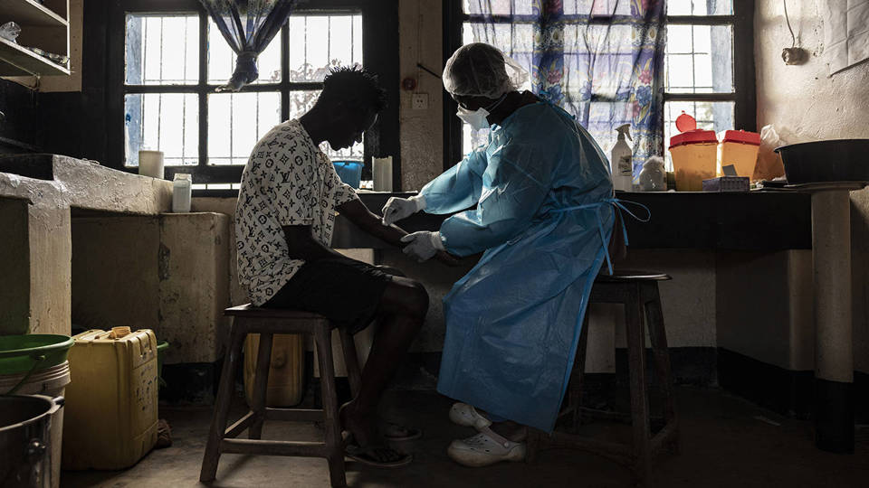 Ebola Geri Döndü ve IMF'nin Acil Durum Fonu Boş