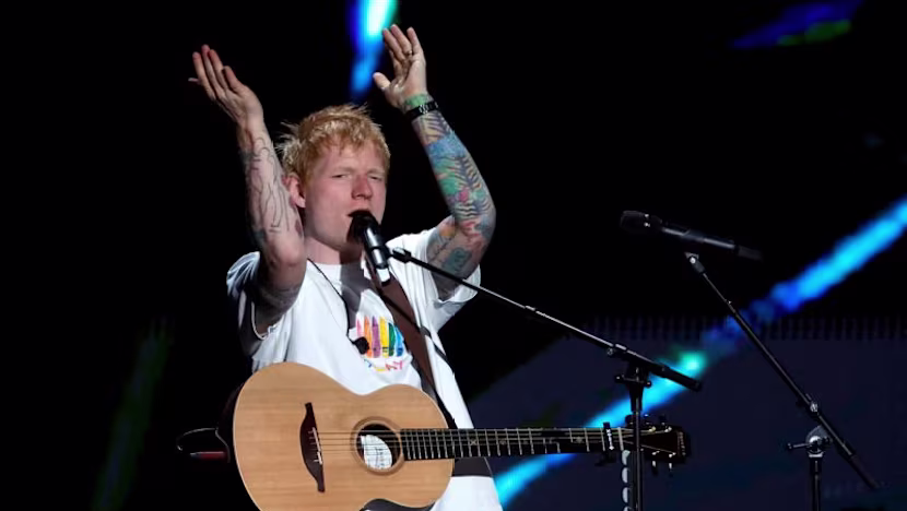 Ed Sheeran Dünya Kupası Kampını Ziyaret Ederek İngiltere Geleneğini Sürdürdü