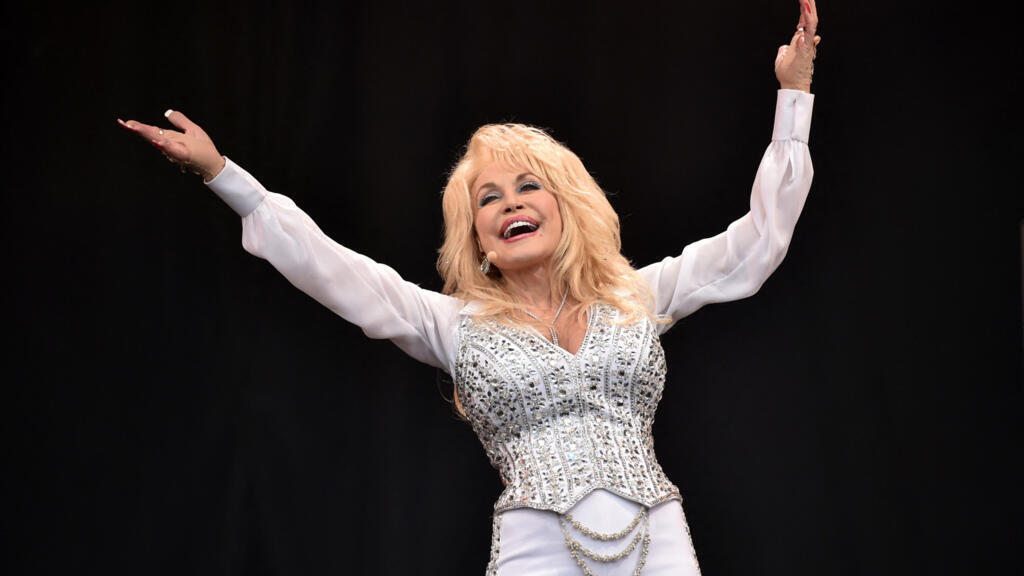 Efsaneleşen Dolly Parton: Müziğin Ötesinde Kalıcı Bir Miras