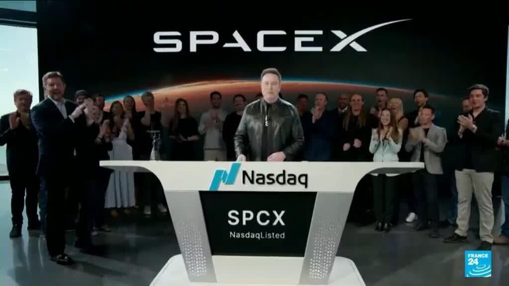 Elon Musk SpaceX hisseleriyle dünyanın ilk trilyoneri oldu