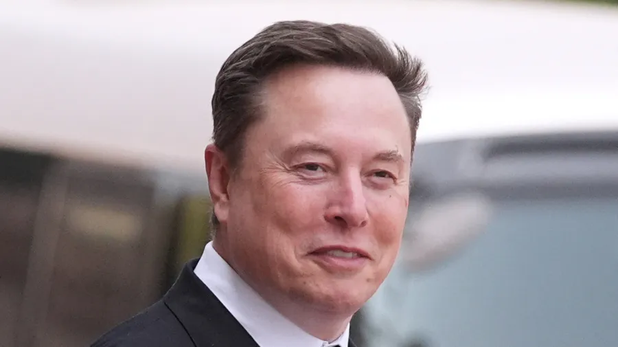 Elon Musk’ın SpaceX halka arzıyla ilk trilyoner olması bekleniyor