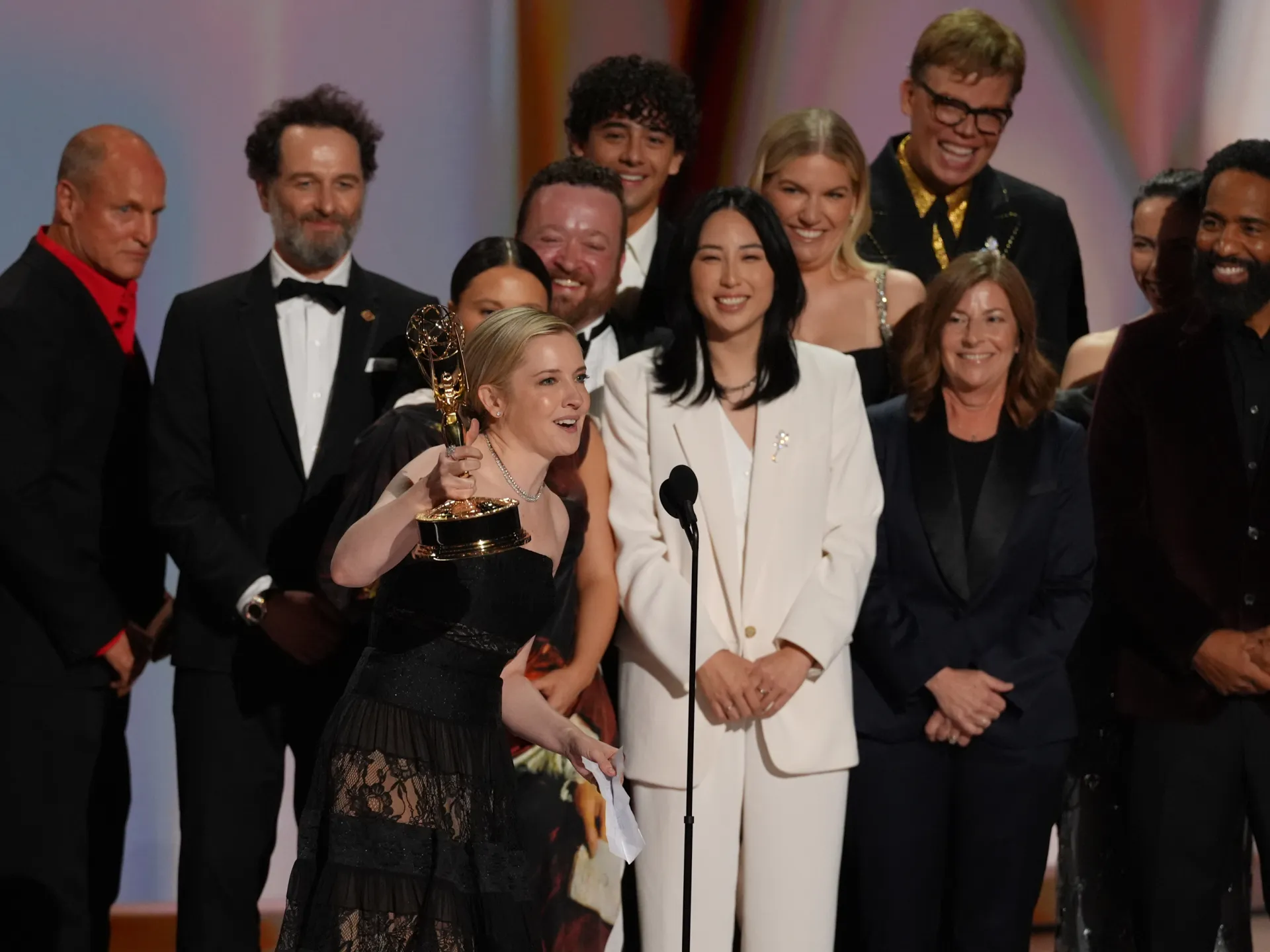 Emmy 2026: 'Widow's Bay' ve 'The Pitt' Damga Vurdu