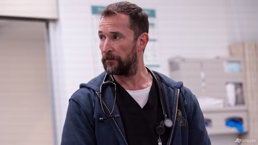 Emmy Ödülleri'nde Rekabet Kızışıyor: 'The Pitt' 25, 'Hacks' 24 Adaylıkla Öne Çıktı